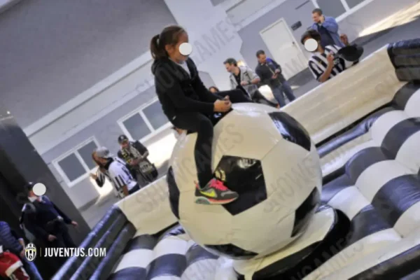 mechanical-ball-ride-for-juventus-show-games-italy-and-usa