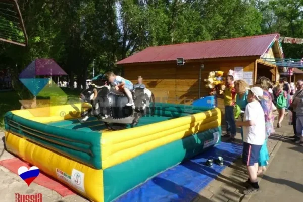 mechanical-bull-show-games-italy-and-usa